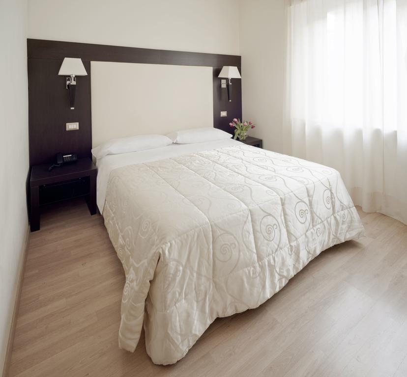 Hotel Aurora Pavia Kamer foto