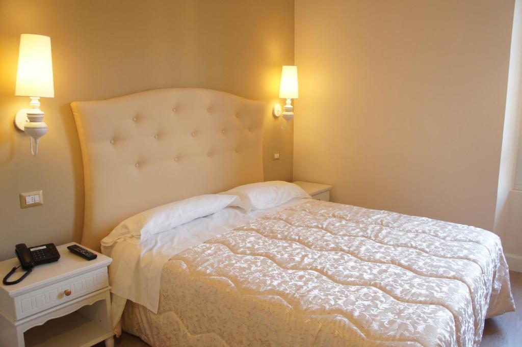 Hotel Aurora Pavia Kamer foto
