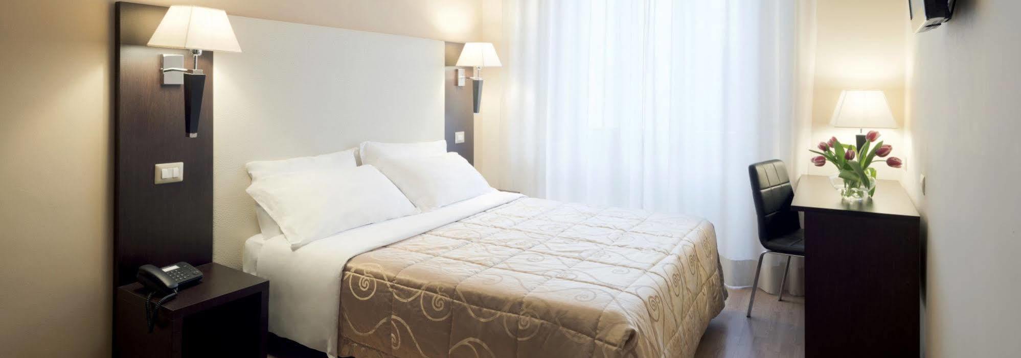 Hotel Aurora Pavia Buitenkant foto