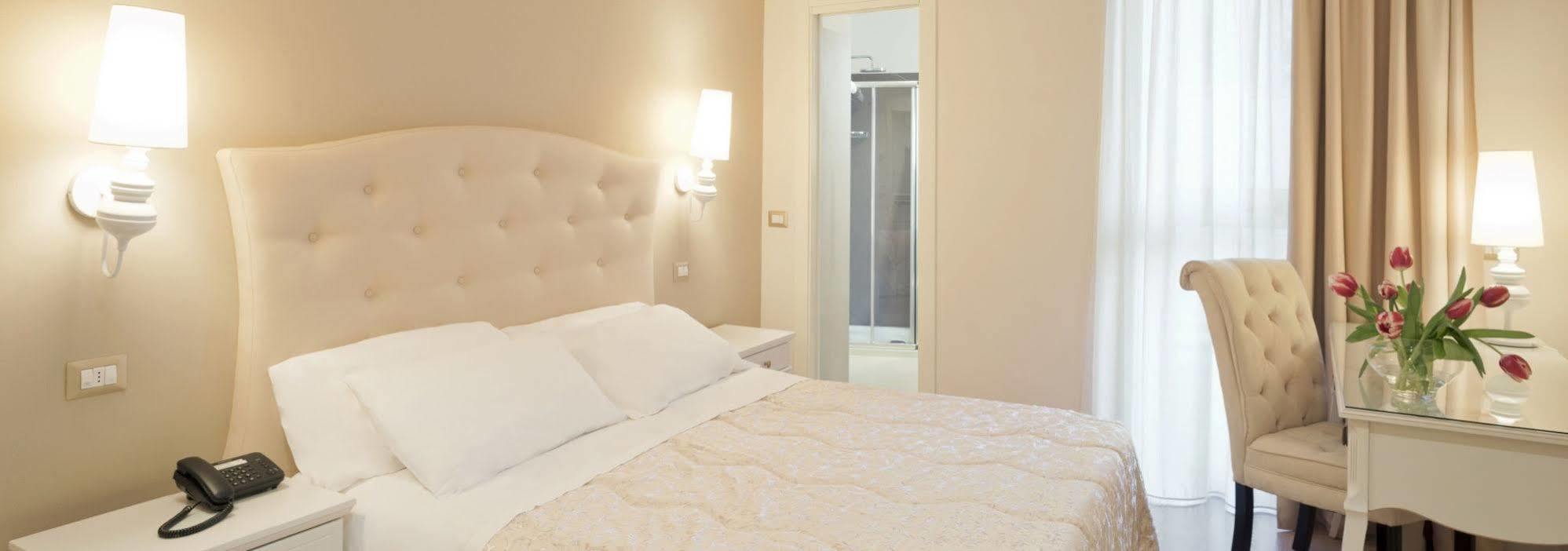 Hotel Aurora Pavia Buitenkant foto